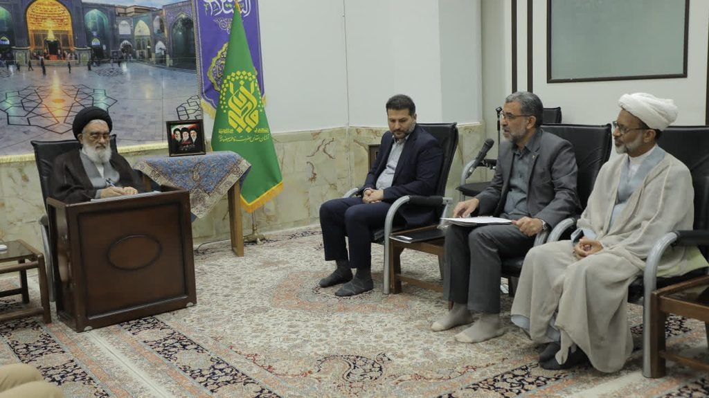 قدردانی تولیت حرم بانوی کرامت از پستچیان قم