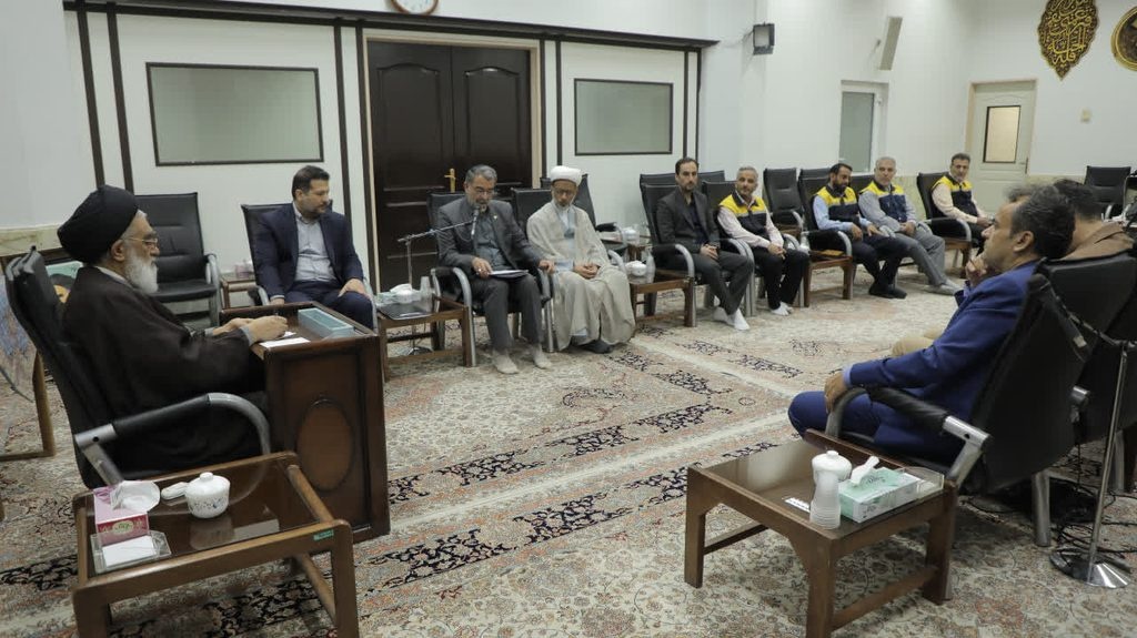 قدردانی تولیت حرم بانوی کرامت از پستچیان قم