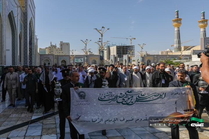 تشرف موکب‌داران عراقی به حرم مطهر رضوی