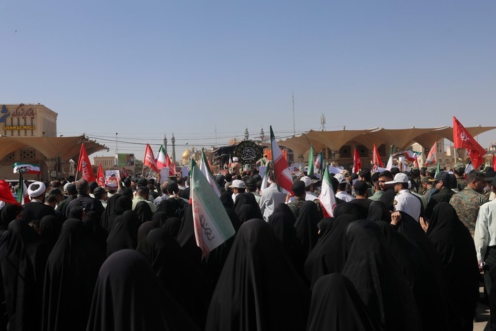 پیکر مطهر شهید آقایی در آغوش مردم قم به زیارت حرم بانوی کرامت رفت