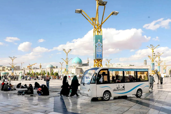 از گشت‌های سیار صندلی چرخدار تا زائربرهای برقی همسفری خادمان با حدود ۶ میلیون زائر
