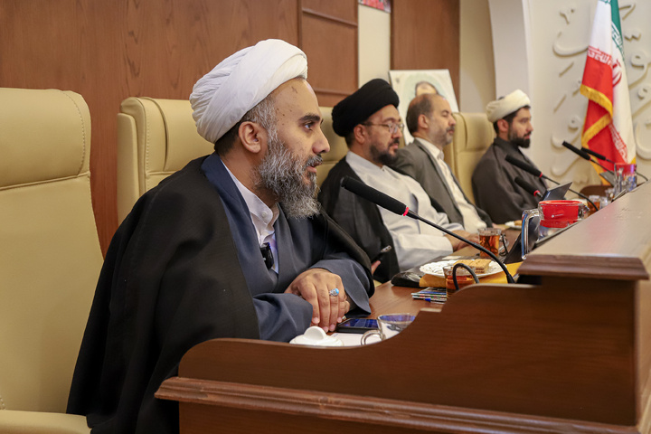 نشست تخصصی تعلیم و تربیت قرآنی برای نسل امروز
