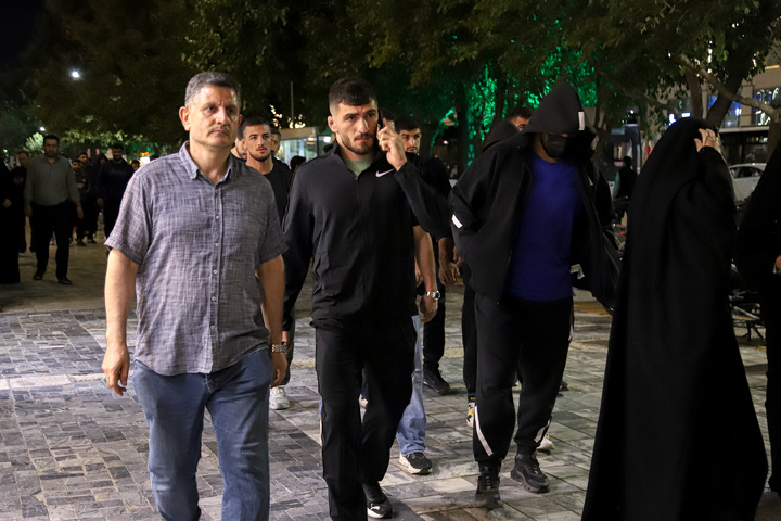 تشرف ملی‌پوشان کشتی ایران به حرم مطهر رضوی