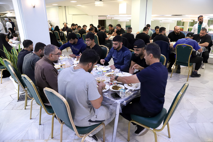 تشرف ملی‌پوشان کشتی ایران به حرم مطهر رضوی