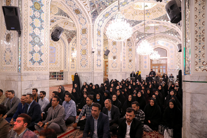 حضور جمعی از پرستاران در حرم مطهر رضوی