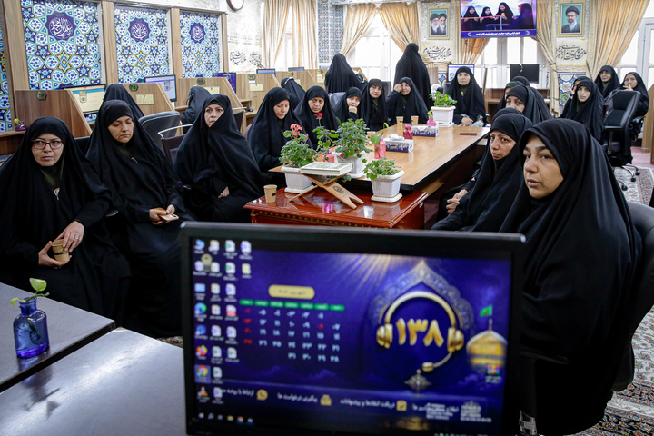 بازدید خواهران خدمه حرم مطهر رضوی از بخش‌های مختلف حرم امام رضا علیه‌السلام