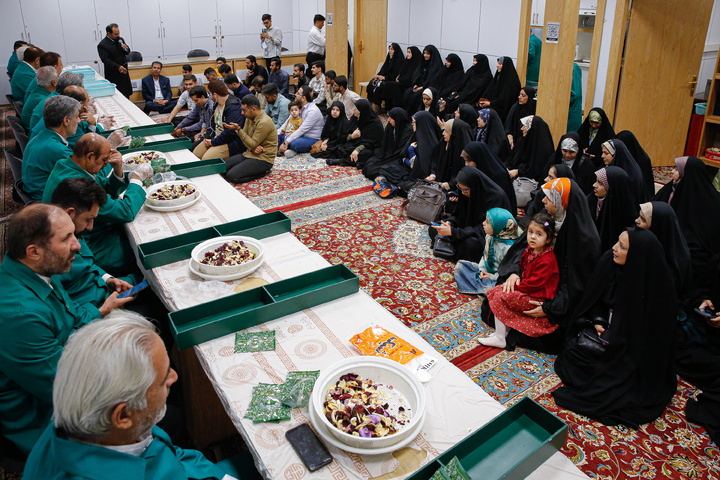 بازدید منتخبین مسابقات قرآن دانشگاه‌های پیام نور سراسر کشور از بخش‌های مختلف حرم امام رضا علیه‌السلام