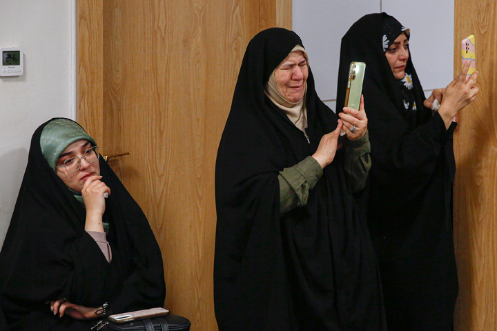 بازدید منتخبین مسابقات قرآن دانشگاه‌های پیام نور سراسر کشور از بخش‌های مختلف حرم امام رضا علیه‌السلام
