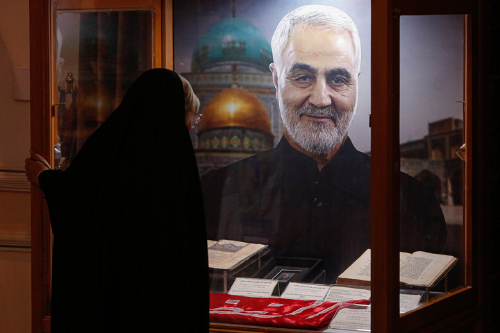 بازدید منتخبین مسابقات قرآن دانشگاه‌های پیام نور سراسر کشور از بخش‌های مختلف حرم امام رضا علیه‌السلام