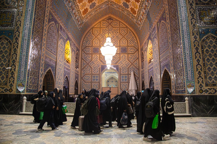 اعتکاف دانش‌آموزان دختر مدارس امام رضا علیه‌السلام در حرم مطهر رضوی