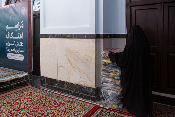 اعتکاف دانش‌آموزان دختر مدارس امام رضا علیه‌السلام در حرم مطهر رضوی