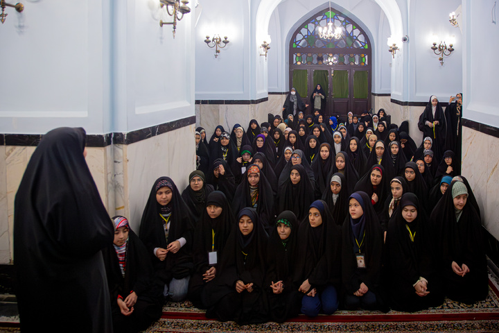 اعتکاف دانش‌آموزان دختر مدارس امام رضا علیه‌السلام در حرم مطهر رضوی