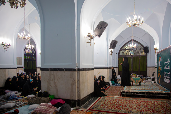 اعتکاف دانش‌آموزان دختر مدارس امام رضا علیه‌السلام در حرم مطهر رضوی