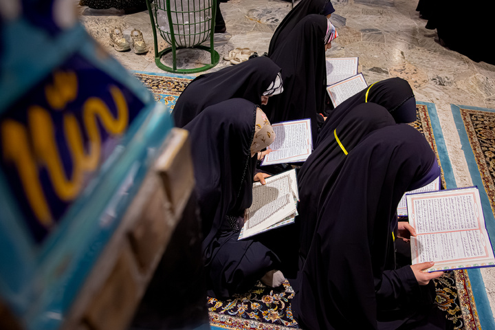 اعتکاف دانش‌آموزان دختر مدارس امام رضا علیه‌السلام در حرم مطهر رضوی