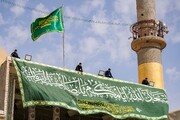 نصب کتیبه ولادت حضرت زینب(س) در حرم مطهر امامین عسکریین(ع)