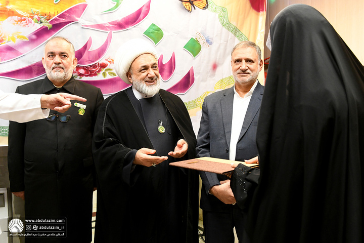 تجلیل از جمعی از پرستاران دارالشفاء کوثر با حضور مدیران و خادمان آستان مقدس حضرت عبدالعظیم(ع)