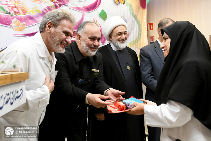تجلیل از جمعی از پرستاران دارالشفاء کوثر با حضور مدیران و خادمان آستان مقدس حضرت عبدالعظیم(ع)