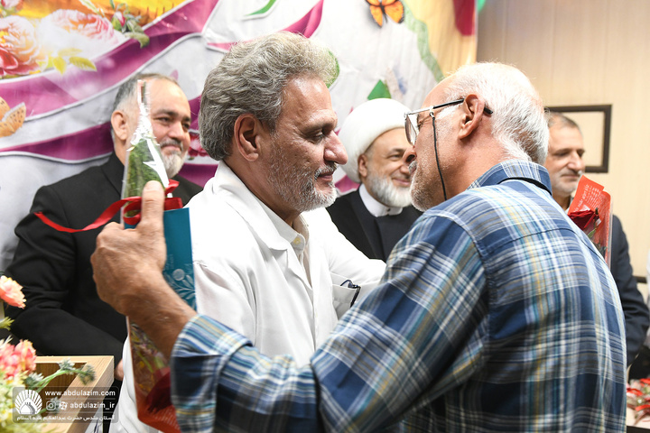 تجلیل از جمعی از پرستاران دارالشفاء کوثر با حضور مدیران و خادمان آستان مقدس حضرت عبدالعظیم(ع)
