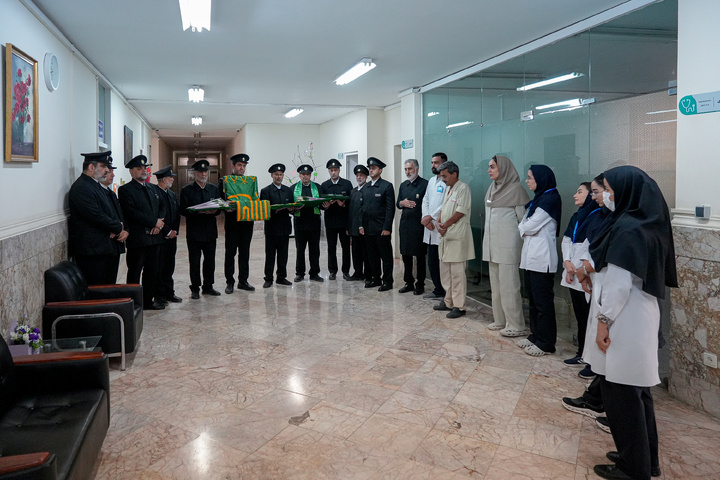 حضور خدام حرم مطهر رضوی در بیمارستان امام رضا علیه‌السلام