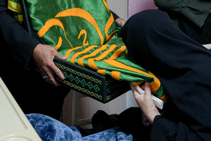 حضور خدام حرم مطهر رضوی در بیمارستان امام رضا علیه‌السلام