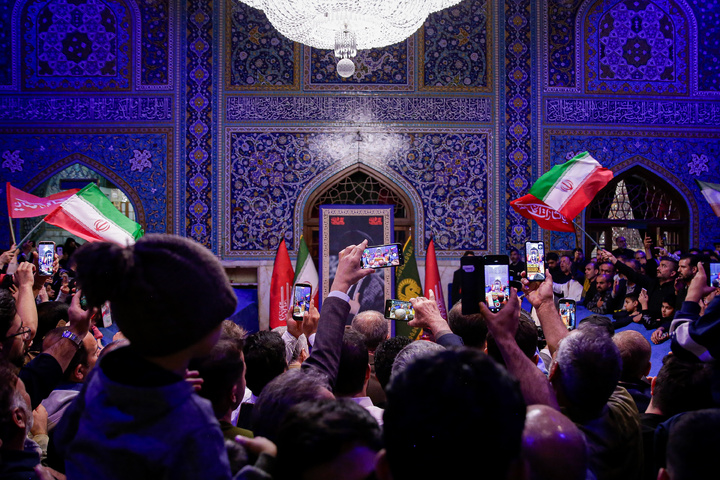 مرثیه سرایی و حماسه خوانی در جوار مزار رهبر شهید انقلاب