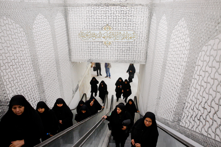 بازدید خواهران خدمه انتظامات صحن‌ها و حریم رضوی از از بخش‌های مختلف حرم امام رضا علیه‌السلام