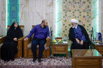 دیدار تولیت آستان قدس رضوی با خانواده ۱۱ شهید جنگ رمضان