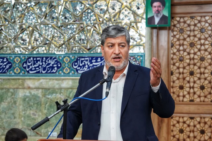 تجلیل از خانواده شهدای روحانی دفاع مقدس دوم و سوم در حرم بانوی کرامت + تصاویر