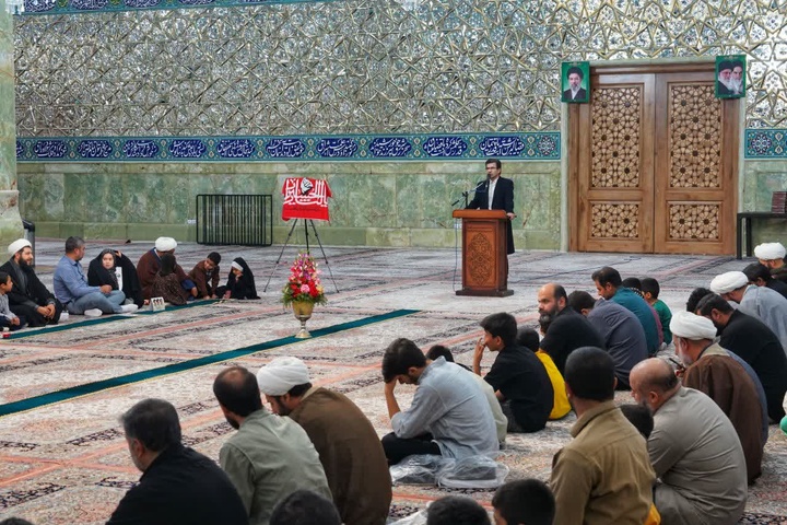 تجلیل از خانواده شهدای روحانی دفاع مقدس دوم و سوم در حرم بانوی کرامت + تصاویر