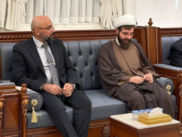 برپایی محفل قرآنی خادمان حرم بانوی کرامت در حرم امامین عسکریین(ع)