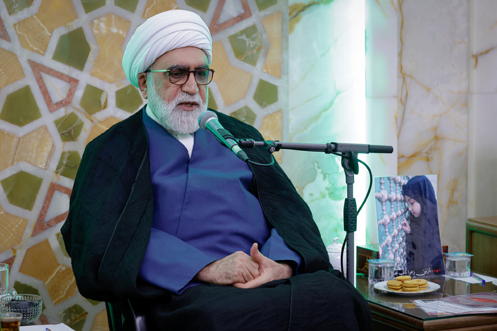 دیدار تولیت آستان قدس رضوی با خانواده ۱۱ شهید جنگ رمضان