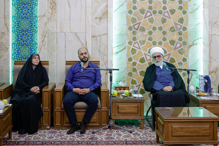دیدار تولیت آستان قدس رضوی با خانواده ۱۱ شهید جنگ رمضان