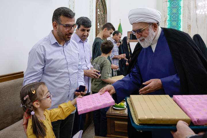 دیدار تولیت آستان قدس رضوی با خانواده ۱۱ شهید جنگ رمضان