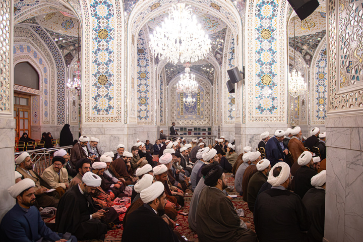 تشرف مدیران حوزه نمایندگی ولی‌فقیه در وزارت جهاد کشاورزی به حرم مطهر رضوی