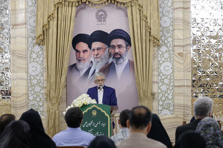 دیدار رتبه‌های برتر کنکور، نخبگان و مدال‌آوران المپیاد‌های علمی با تولیت آستان قدس رضوی