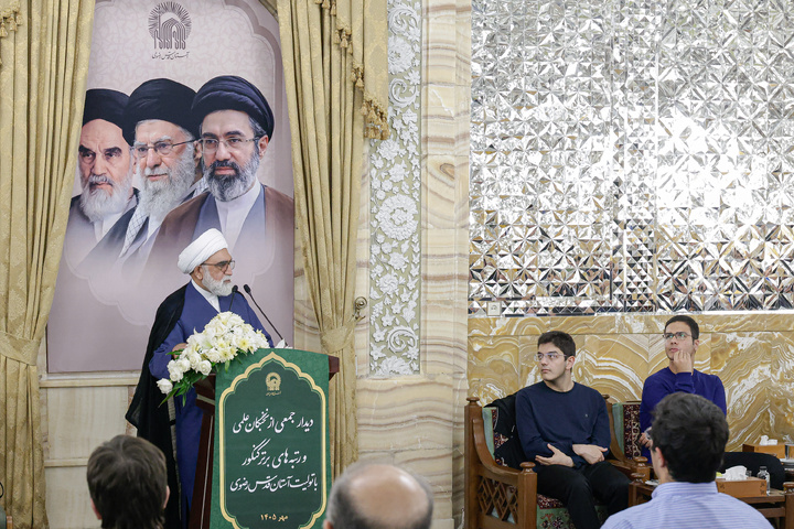 دیدار رتبه‌های برتر کنکور، نخبگان و مدال‌آوران المپیاد‌های علمی با تولیت آستان قدس رضوی