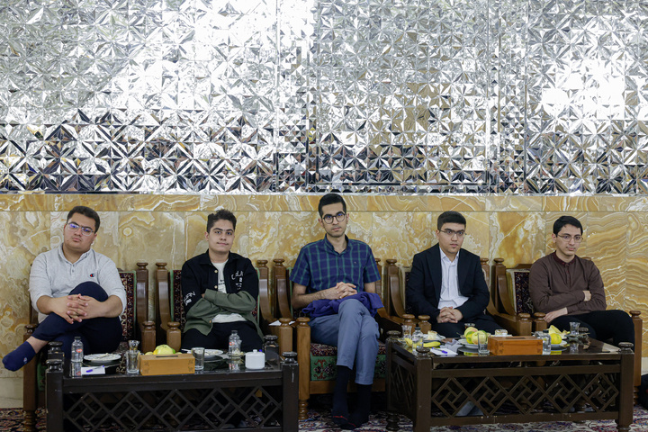 دیدار رتبه‌های برتر کنکور، نخبگان و مدال‌آوران المپیاد‌های علمی با تولیت آستان قدس رضوی
