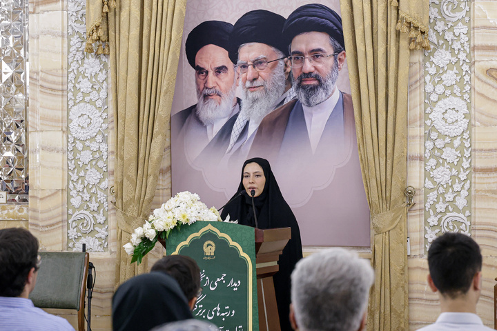 دیدار رتبه‌های برتر کنکور، نخبگان و مدال‌آوران المپیاد‌های علمی با تولیت آستان قدس رضوی