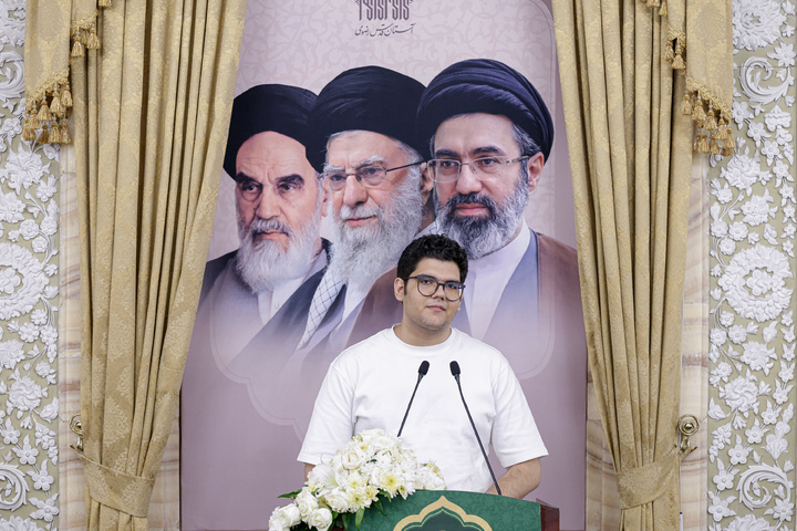دیدار رتبه‌های برتر کنکور، نخبگان و مدال‌آوران المپیاد‌های علمی با تولیت آستان قدس رضوی