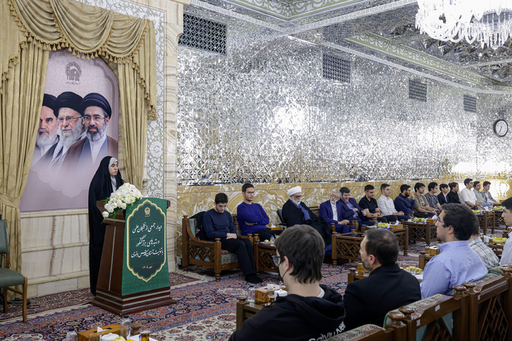 دیدار رتبه‌های برتر کنکور، نخبگان و مدال‌آوران المپیاد‌های علمی با تولیت آستان قدس رضوی