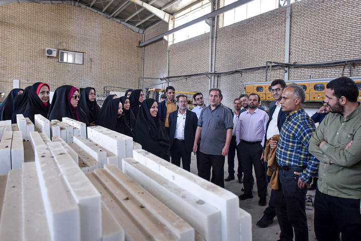 بازدید کارکنان آستان قدس رضوی از منطقه آزاد اقتصادی سرخس