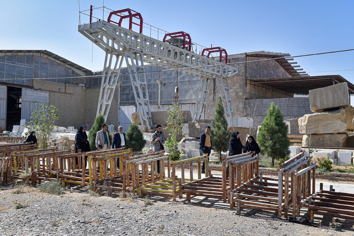 بازدید کارکنان آستان قدس رضوی از منطقه آزاد اقتصادی سرخس