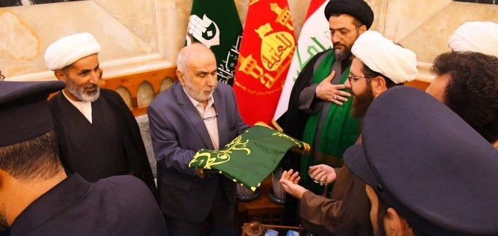 تکریم مسئولان عتبه عباسیه توسط خادمان حرم بانوی کرامت