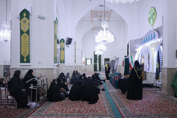 عزاداری بانوان اردوزبان در حرم مطهر رضوی