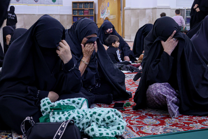 عزاداری بانوان اردوزبان در حرم مطهر رضوی