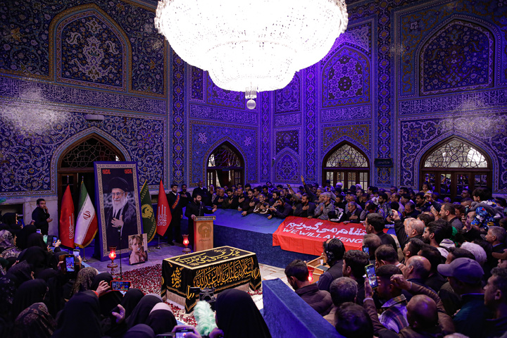 مرثیه سرایی و حماسه خوانی در جوار مزار رهبر شهید انقلاب