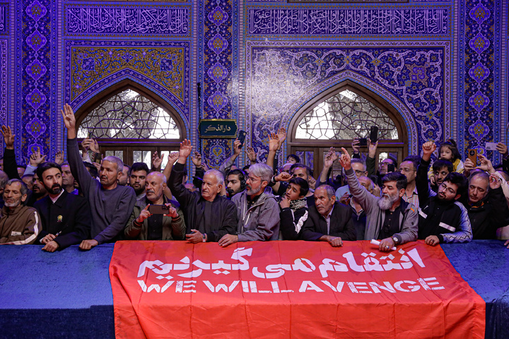 مرثیه سرایی و حماسه خوانی در جوار مزار رهبر شهید انقلاب