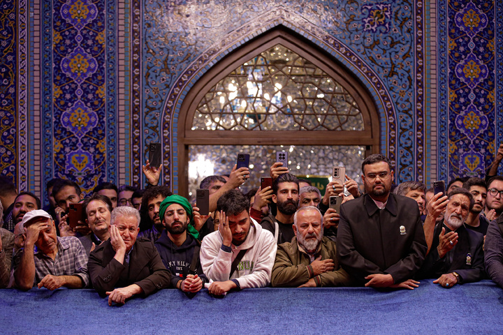 مرثیه سرایی و حماسه خوانی در جوار مزار رهبر شهید انقلاب