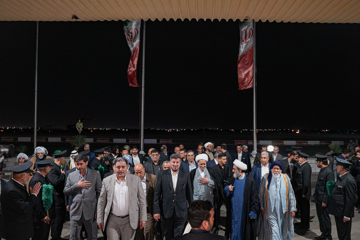 استقبال از شیوخ عشایر خوزستان در فرودگاه شهید هاشمی‌نژاد مشهد