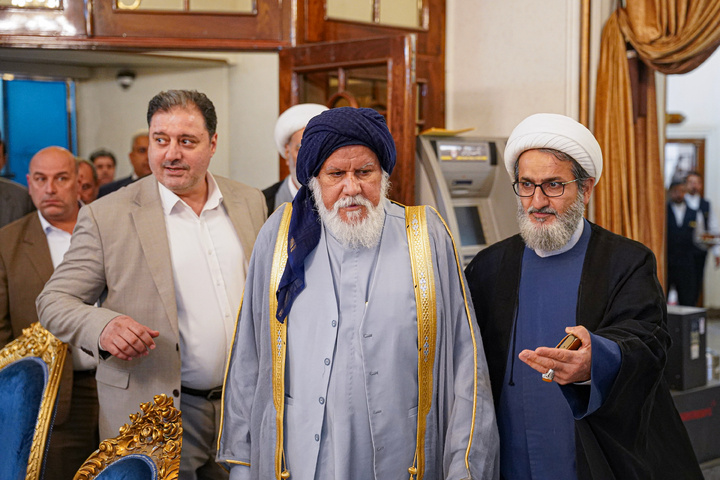 استقبال از شیوخ عشایر خوزستان در فرودگاه شهید هاشمی‌نژاد مشهد
